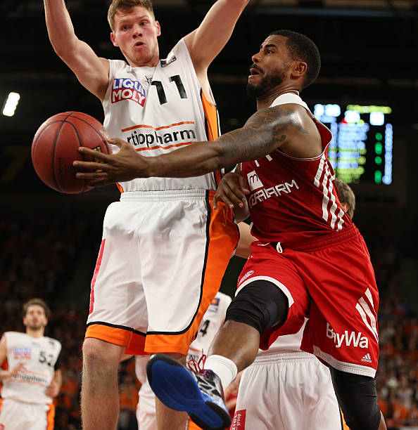 我们不仅看 我们不仅看