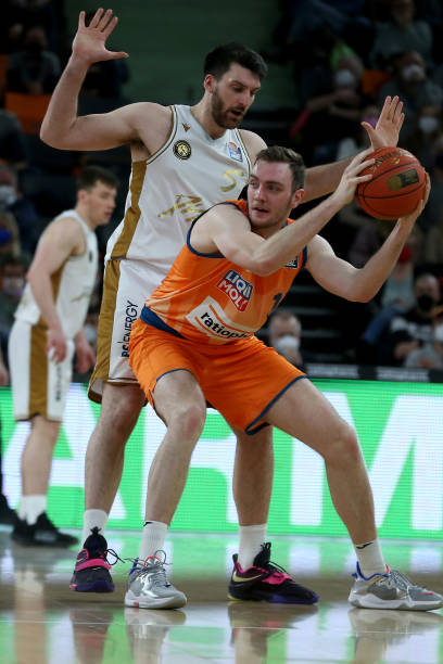 利用场地弹 利用场地弹