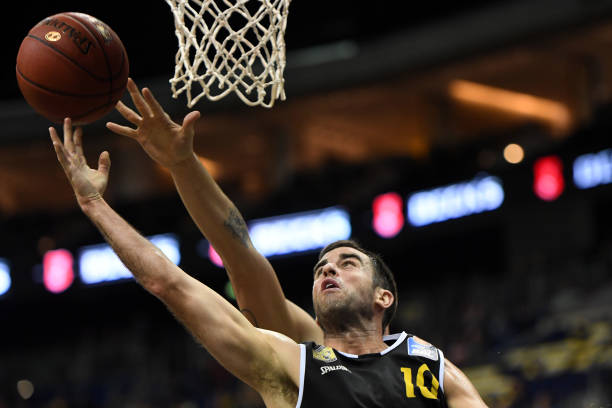 连续3场逆转，巴萨西甲落后情况下拿到18分与上赛季持平（三连逆转！巴萨在西甲落后局面已拿18分，追平上赛季）